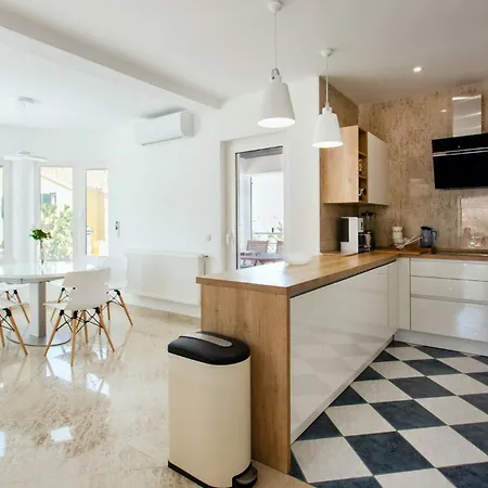 Roza Murter Holiday home *