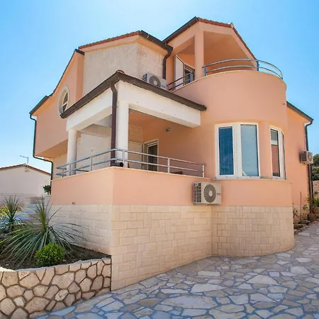Tatil Evi Roza Murter